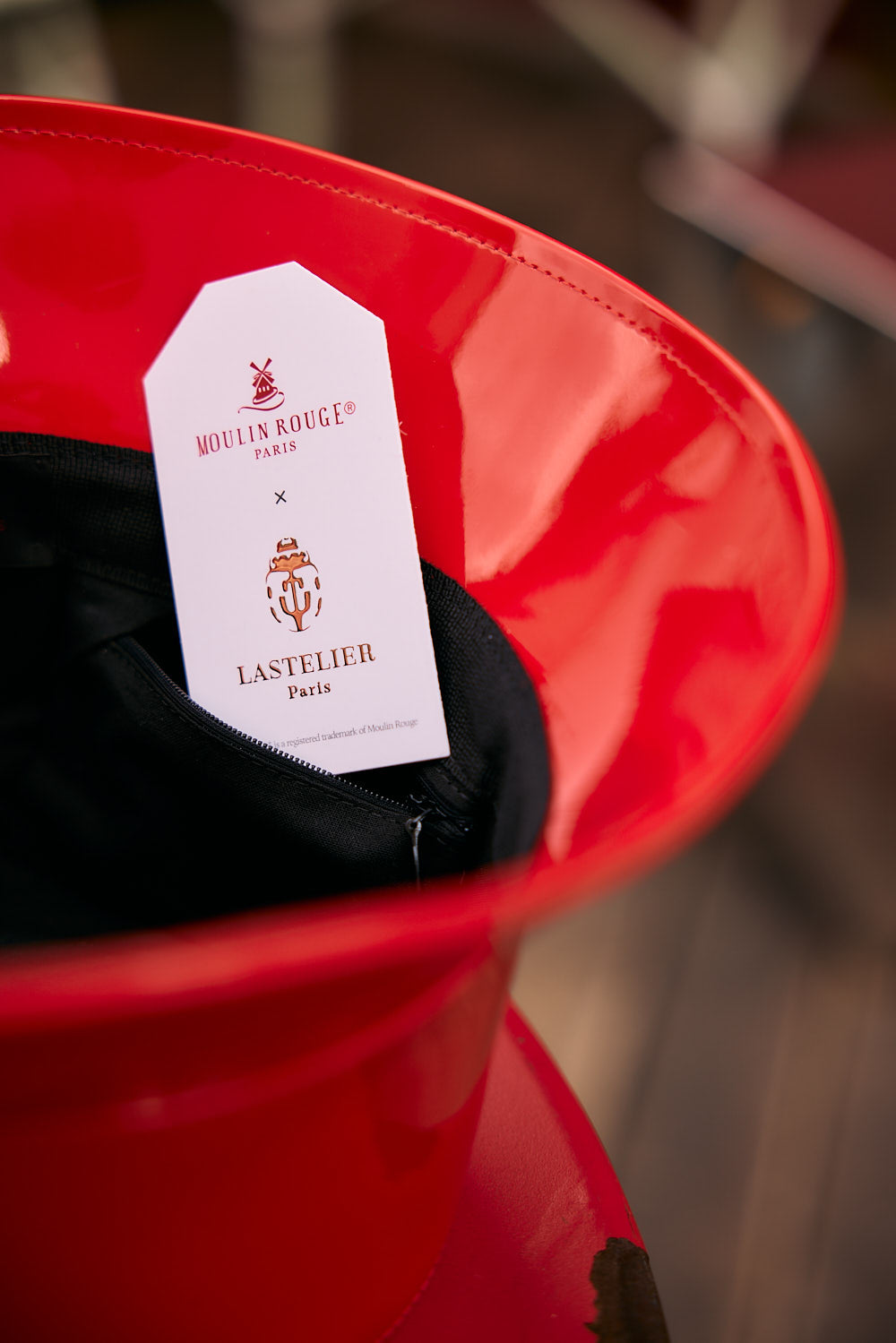 Moulin Rouge ® x Lastelier - Bob Smile rouge Femme - Lastelier